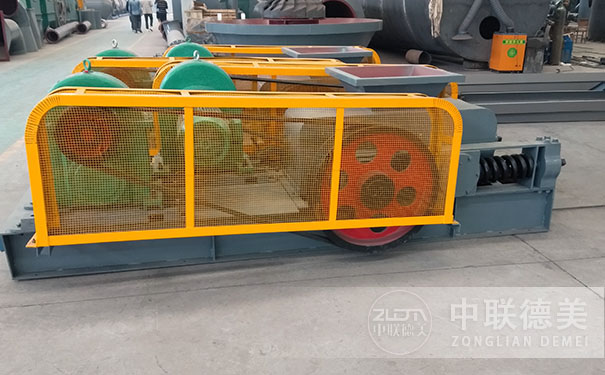 液壓對(duì)輥破碎機(jī)