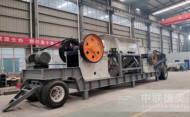 反擊式移動破碎機(jī)