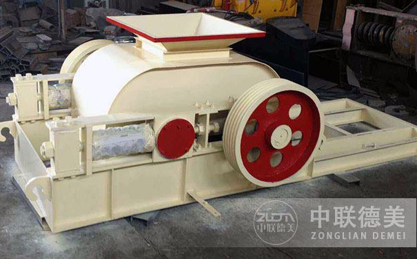 2.jpg 對輥制砂機(jī)